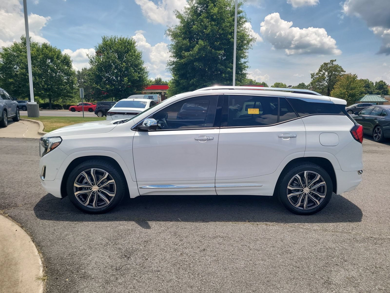 Used 2020 GMC Terrain Denali w/ Denali Premium Package FWD image 6