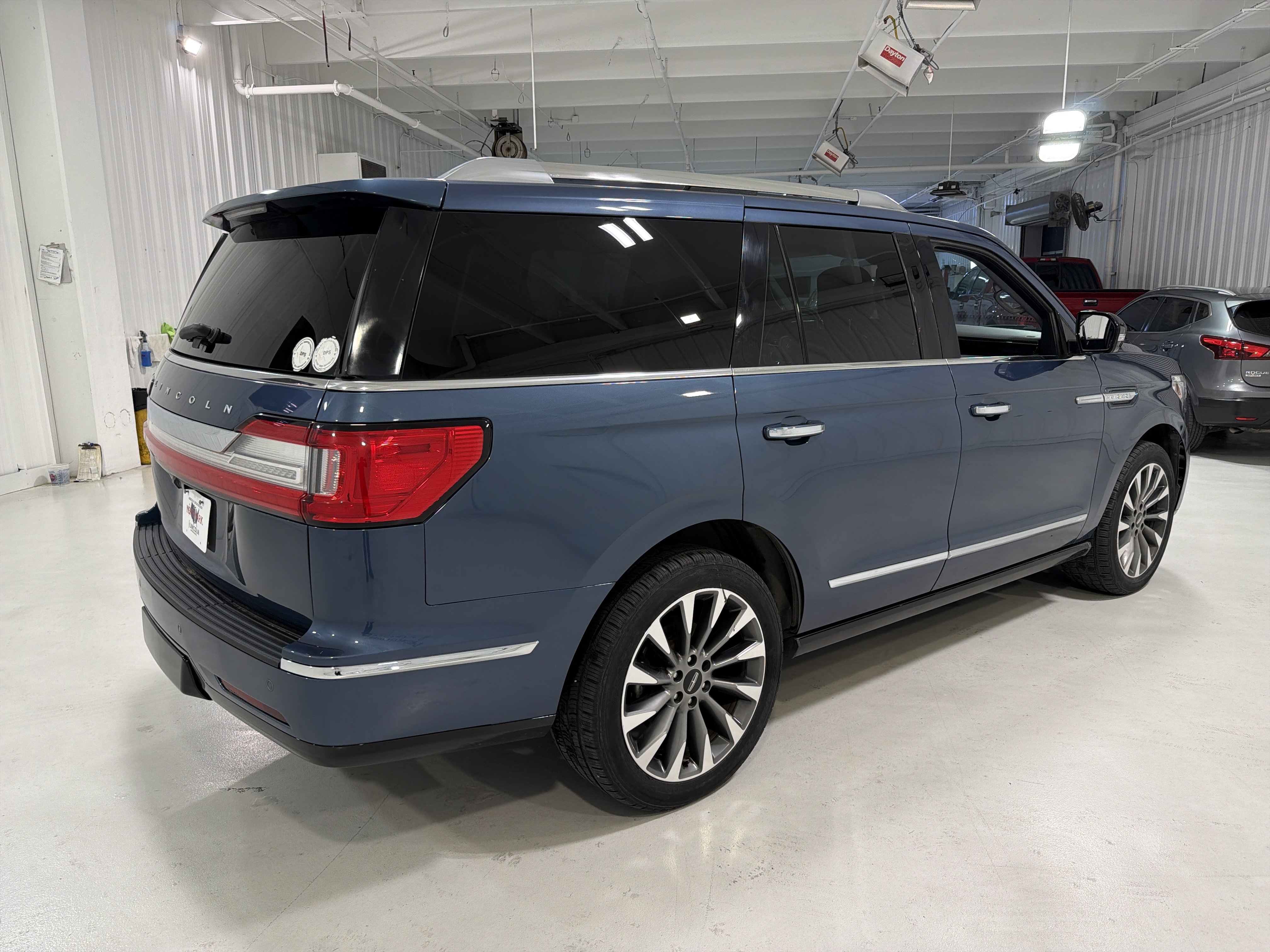 Used 2019 Lincoln Navigator Select RWD image 13