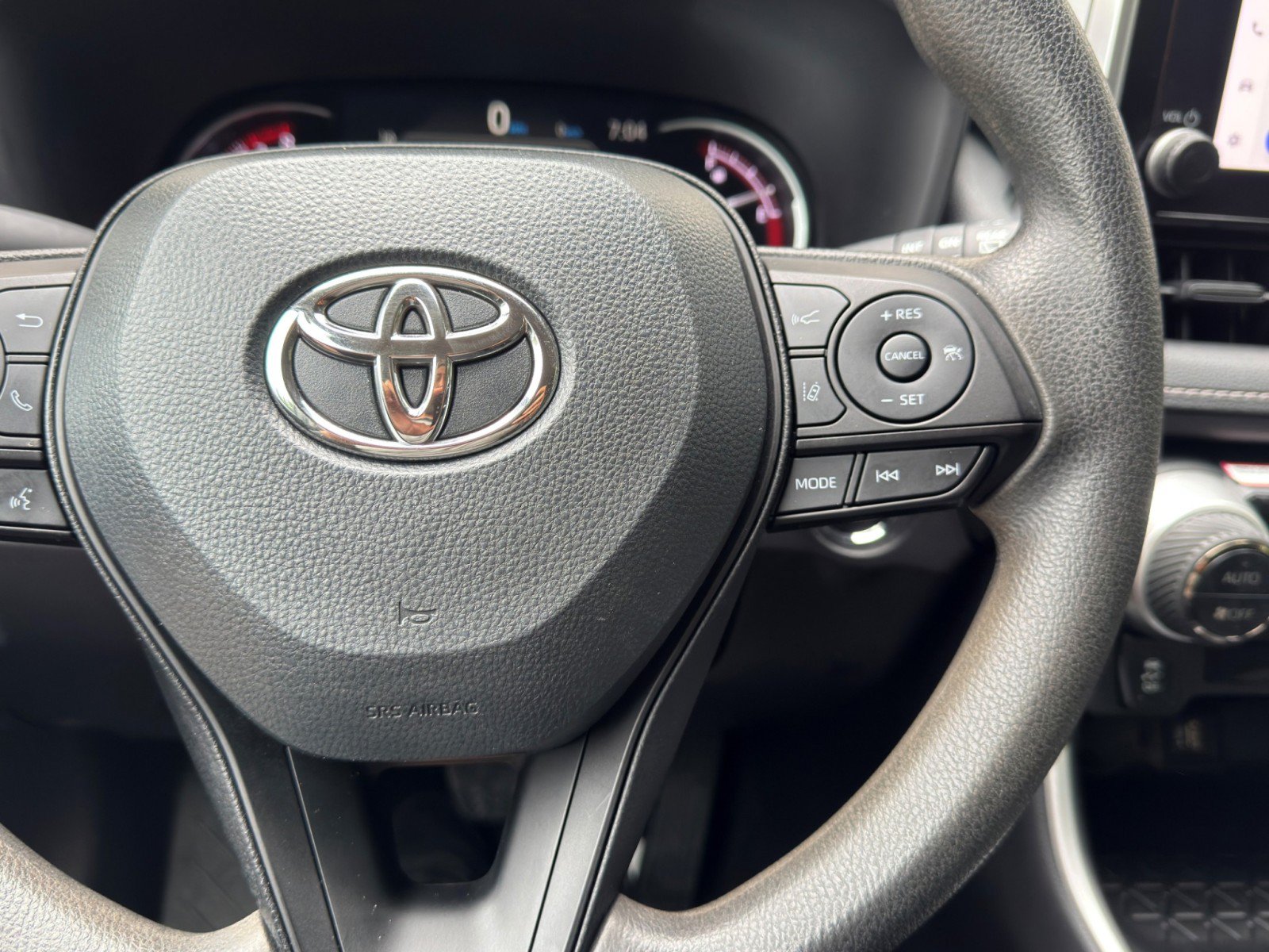 Used 2024 Toyota RAV4 XLE FWD image 19