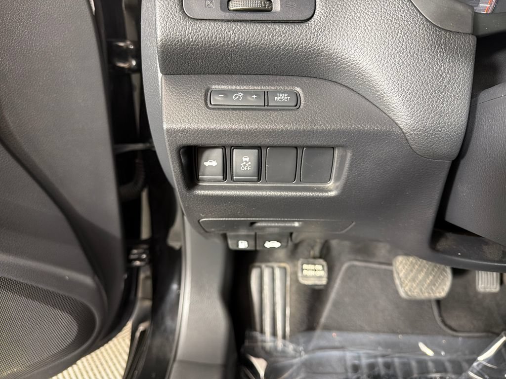 Used 2018 Nissan Altima 2.5 SV FWD image 15
