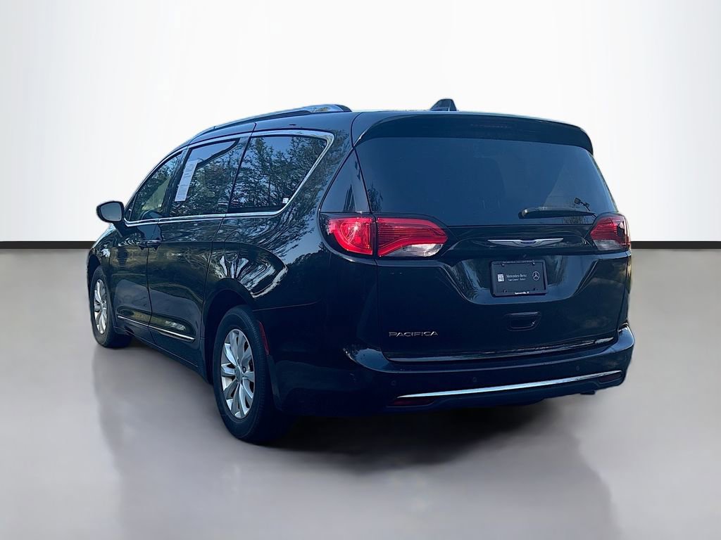 Used 2019 Chrysler Pacifica Touring-L image 5