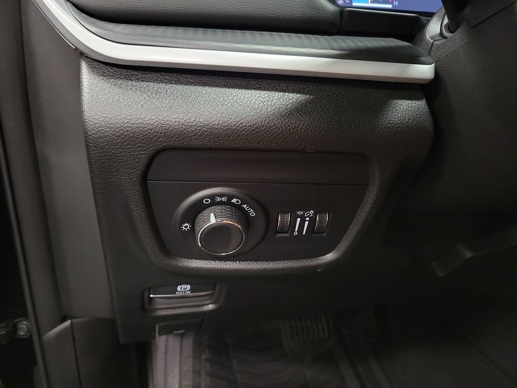 Used 2024 Jeep Grand Cherokee Altitude AWD/4WD image 23
