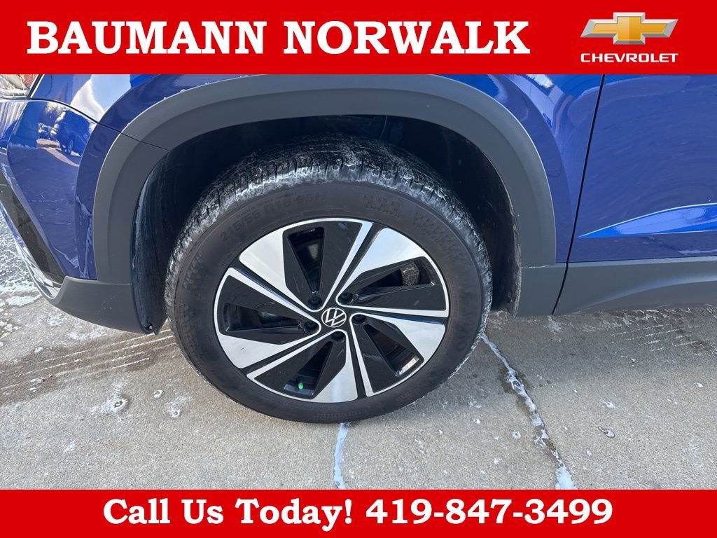 Used 2024 Volkswagen Taos SE w/ Panoramic Sunroof Package image 14