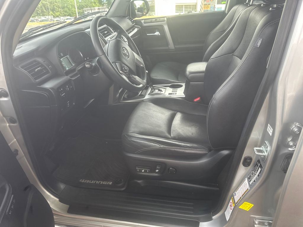 Used 2016 Toyota 4Runner Limited AWD/4WD image 19