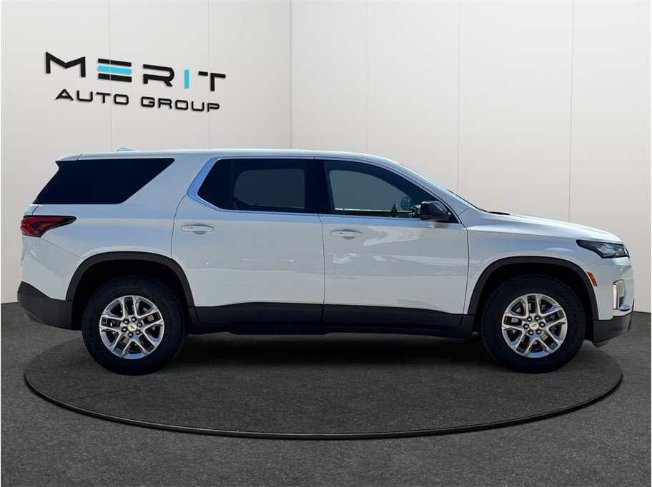 Used 2023 Chevrolet Traverse LS FWD image 10