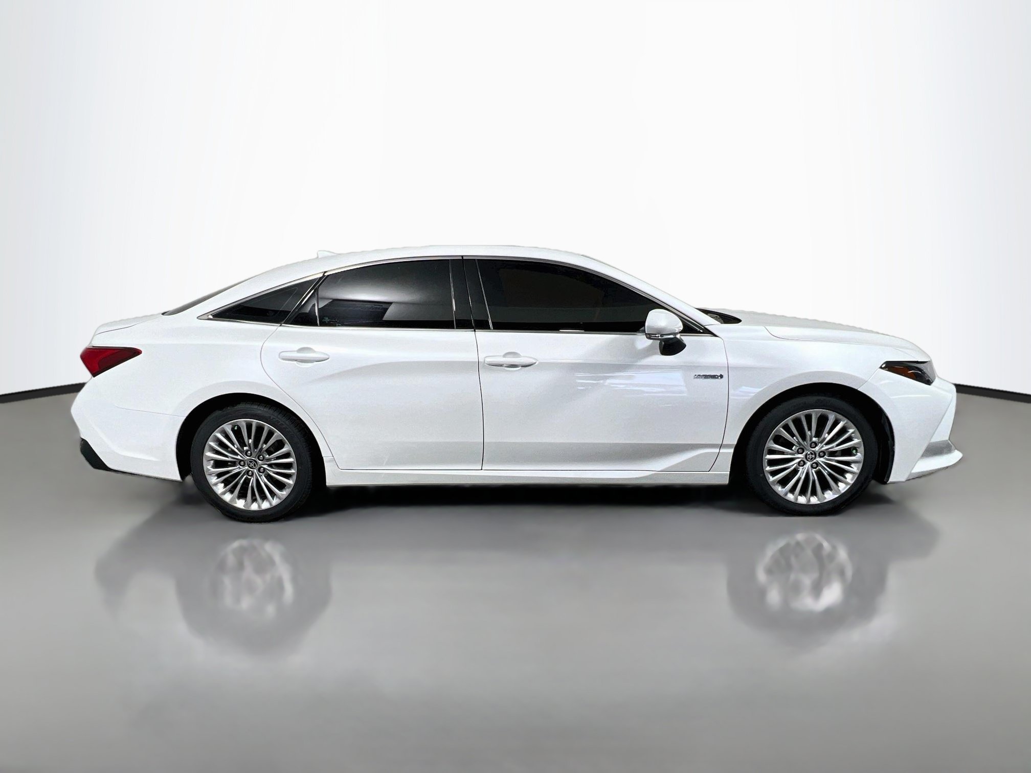 Used 2021 Toyota Avalon Limited w/ Advanced Safety Package FWD image 3