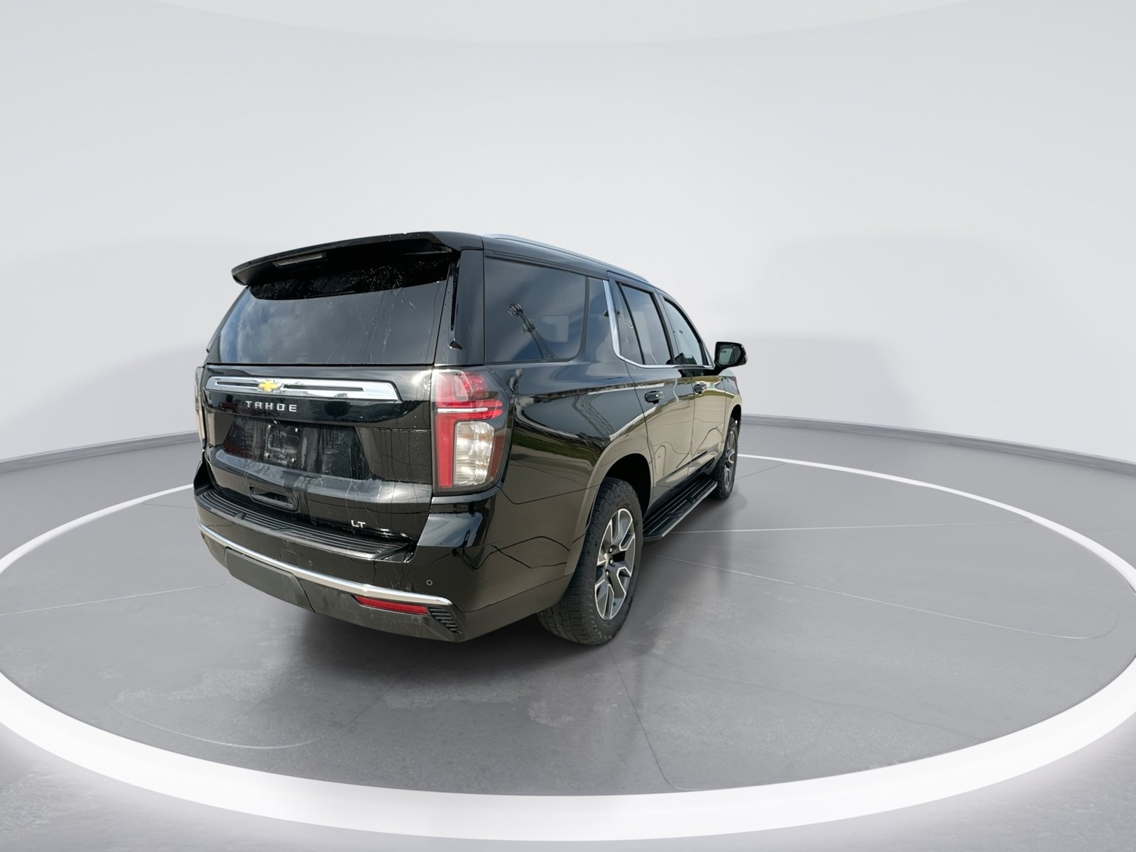 Certified 2023 Chevrolet Tahoe LT w/ Luxury Package AWD/4WD image 8