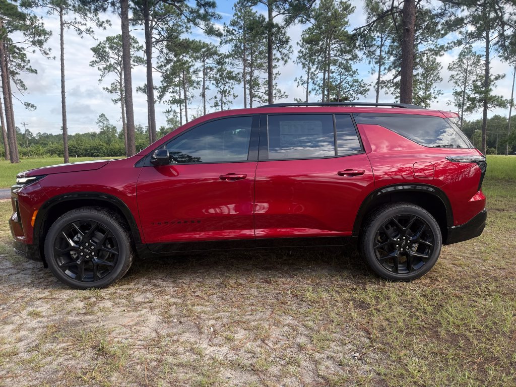 New 2026 Chevrolet Traverse RS w/ LPO, Floor Liner Package FWD image 2