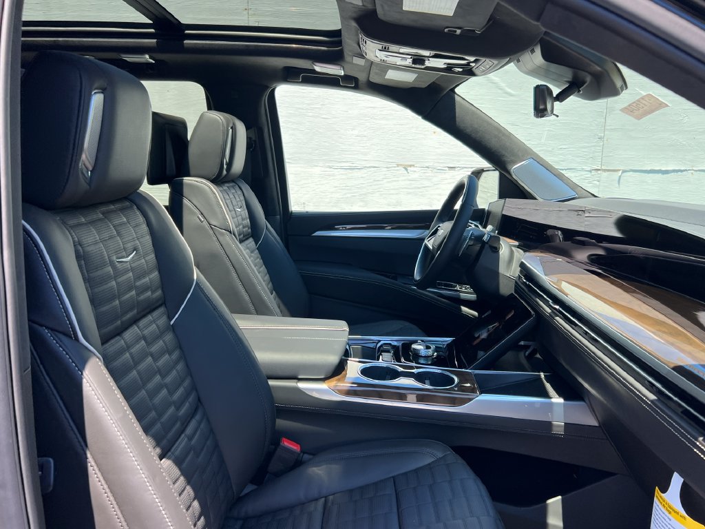 New 2026 Cadillac Escalade Platinum Luxury AWD/4WD image 31