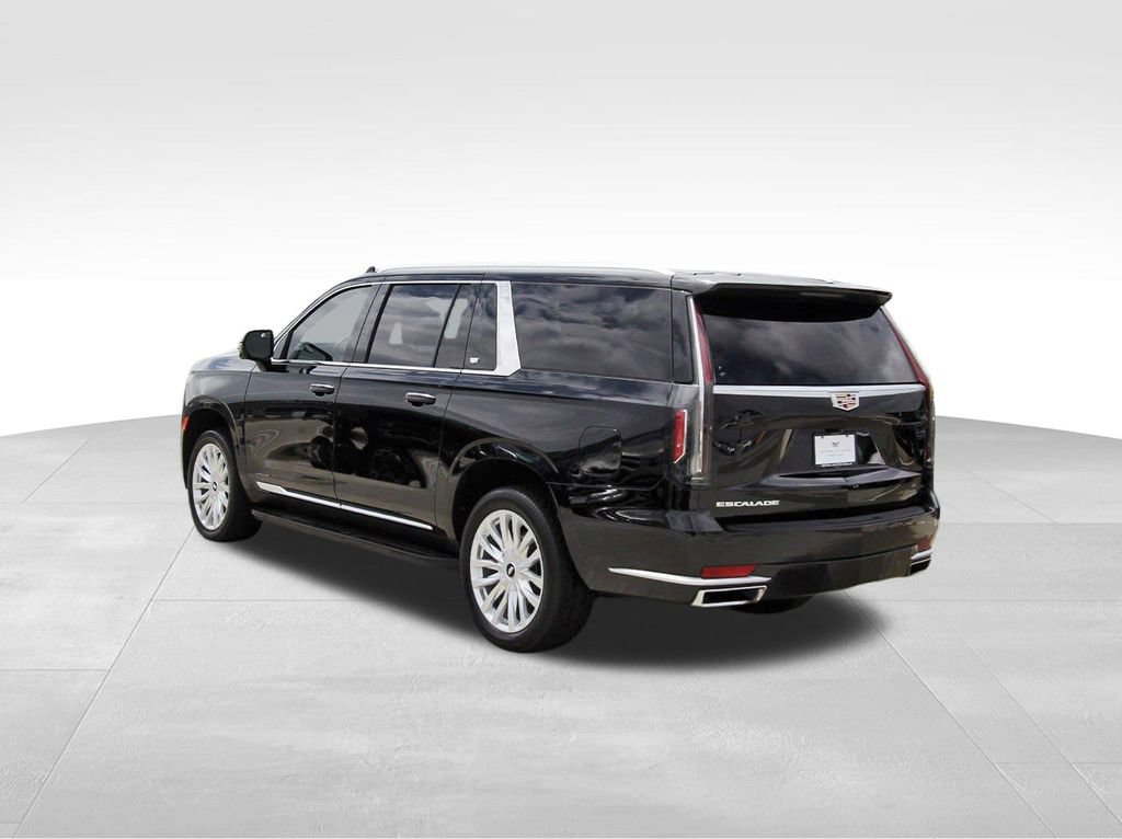 Used 2024 Cadillac Escalade ESV Luxury RWD image 3