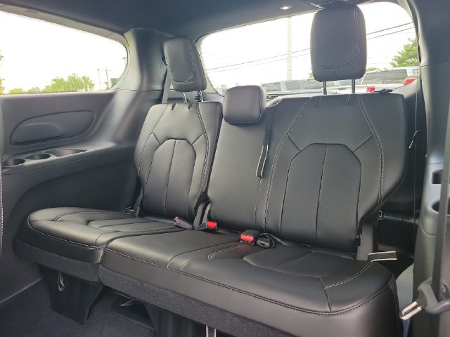 New 2026 Chrysler Voyager LX FWD image 9