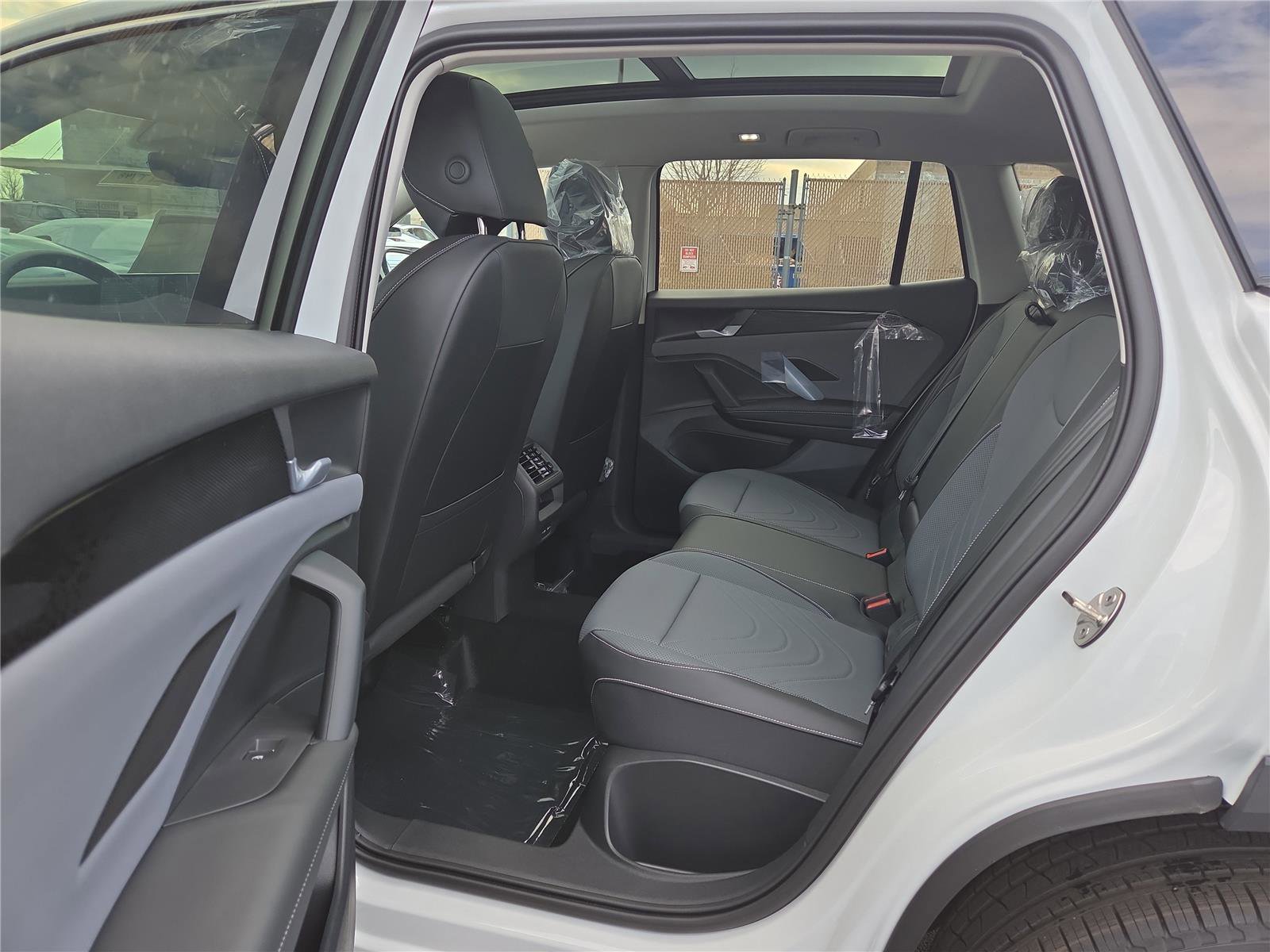 New 2026 Volkswagen Tiguan SE image 24