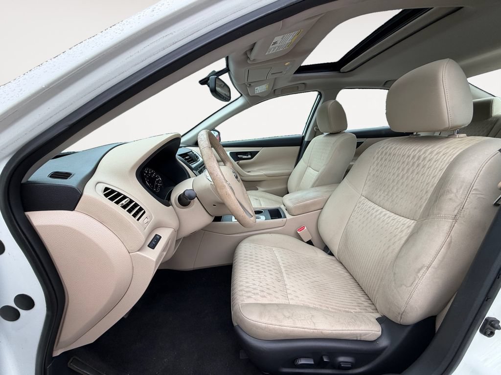 Used 2016 Nissan Altima 2.5 SV w/ Convenience Package FWD image 11