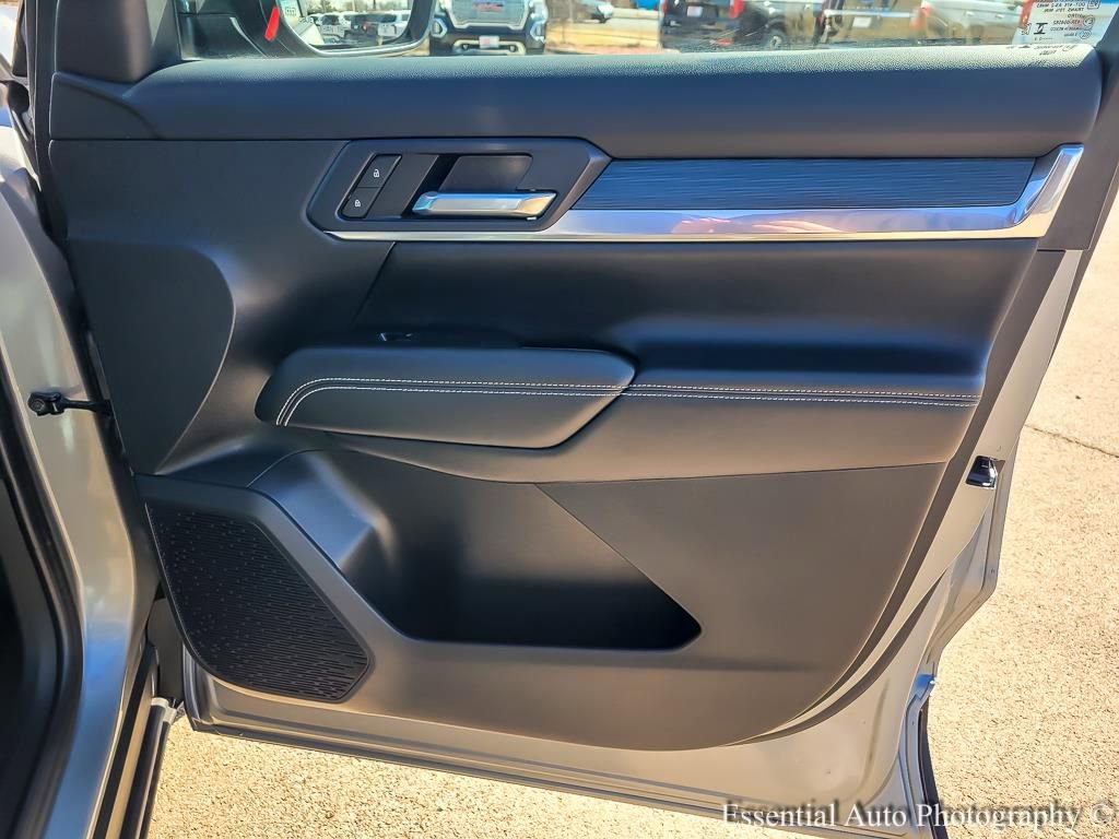 Used 2025 GMC Terrain Elevation w/ Technology Package II image 21