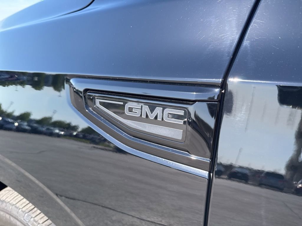 Used 2021 GMC Yukon SLT w/ SLT Luxury Plus Package AWD/4WD image 10