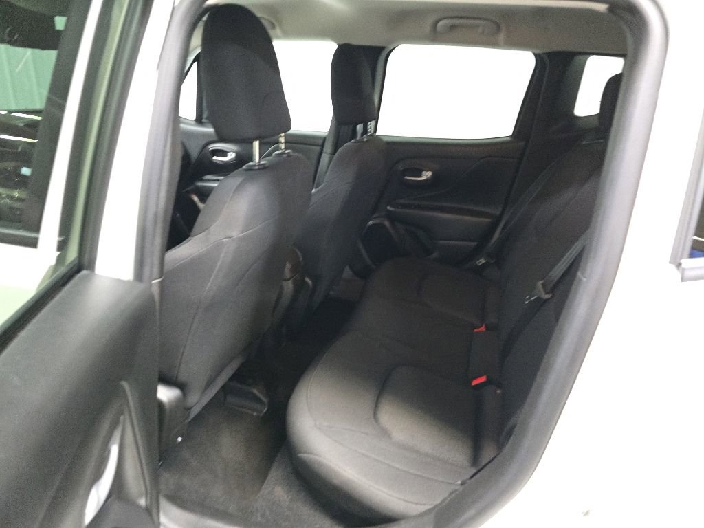 Used 2023 Jeep Renegade Latitude AWD/4WD image 30