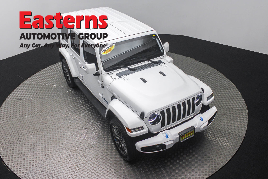 Used 2023 Jeep Wrangler Unlimited Sahara AWD/4WD image 5