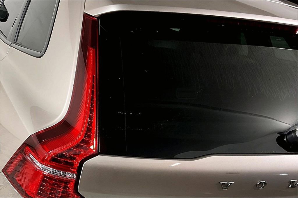 Used 2024 Volvo XC60 T8 Plus w/ Protection Package Premier image 28