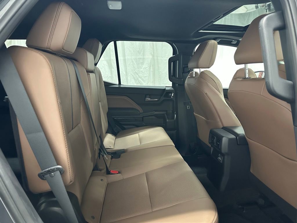 Used 2025 Toyota 4Runner Limited image 54