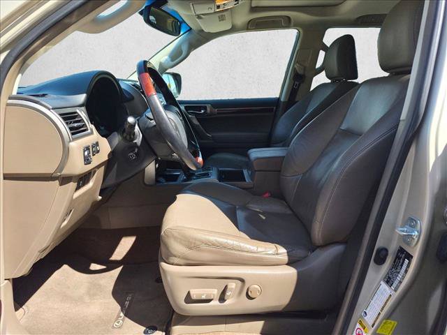 Used 2015 Lexus GX 460 w/ Premium Package AWD/4WD image 17