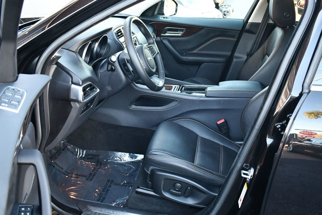 Used 2018 Jaguar F-PACE Prestige image 40