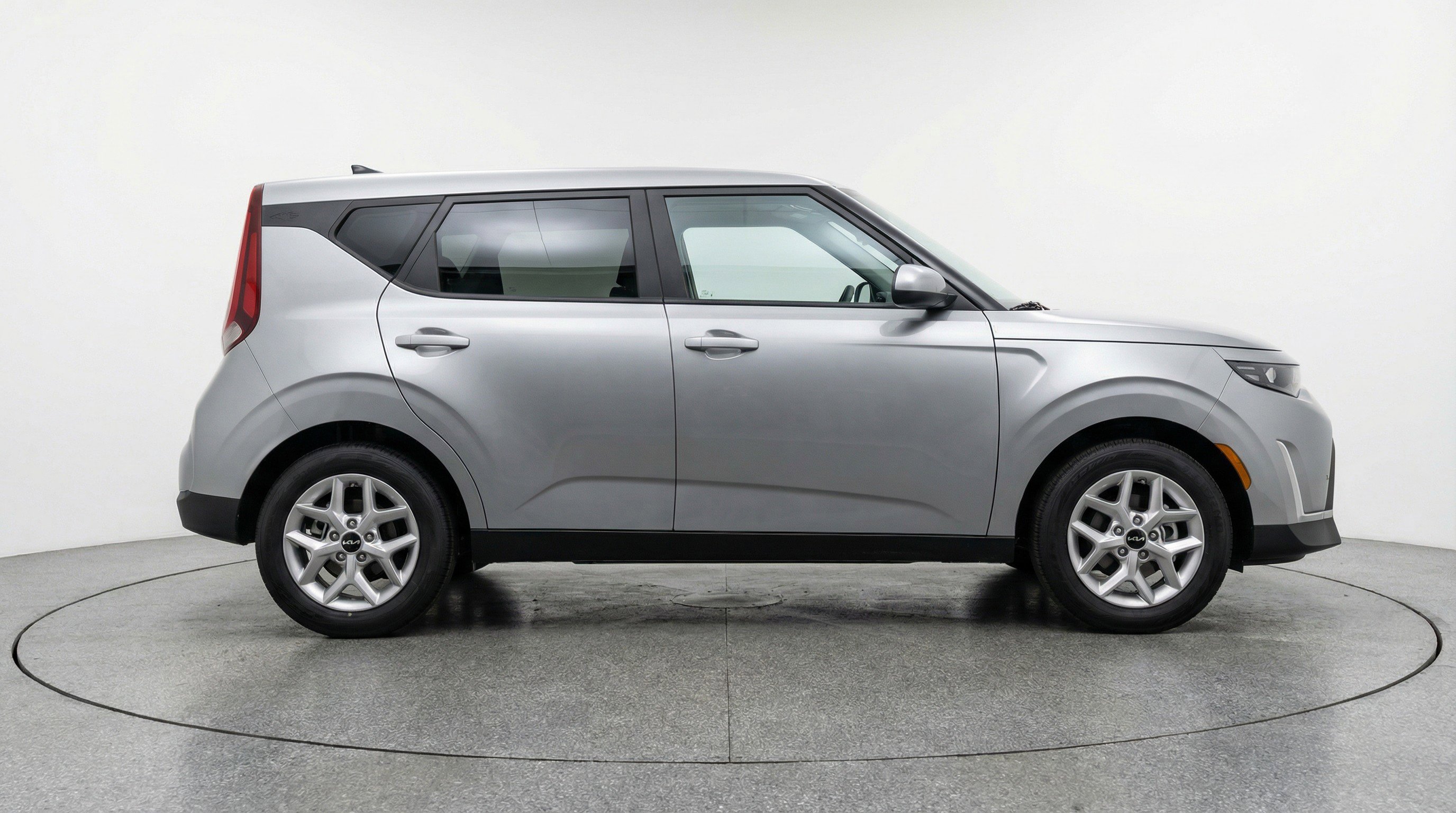 Used 2025 Kia Soul LX w/ LX Technology Package image 11