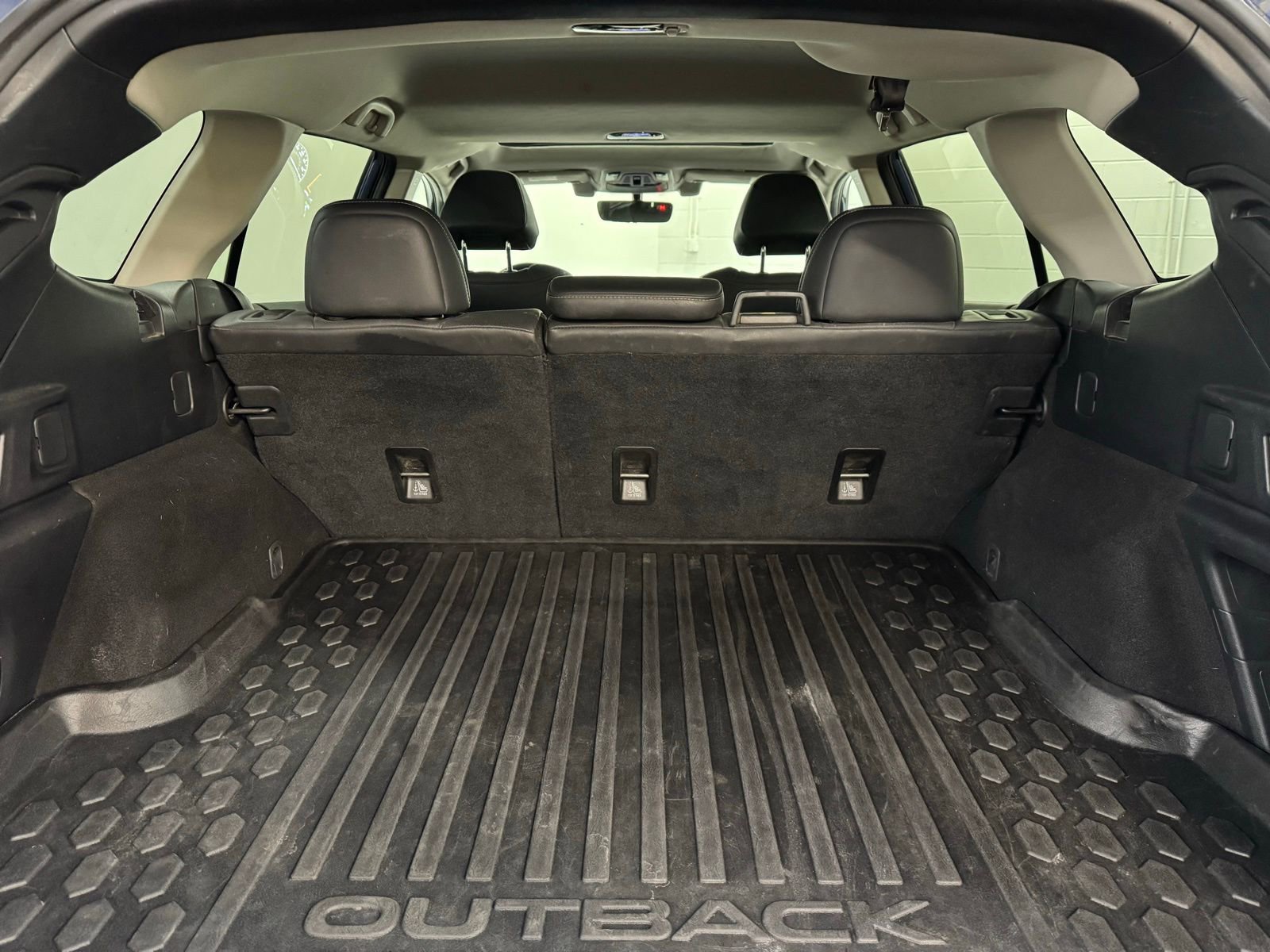 Used 2021 Subaru Outback Limited image 29