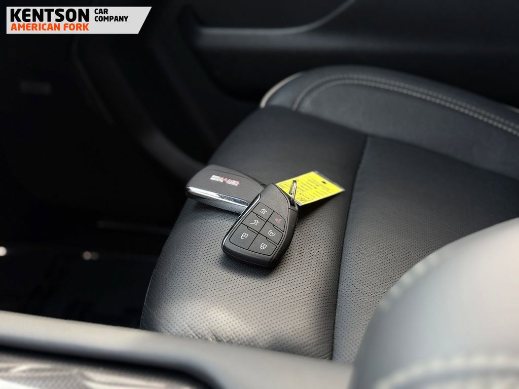 Used 2025 GMC Yukon XL Elevation image 47