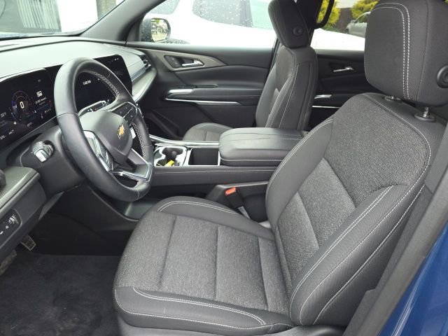 Used 2025 Chevrolet Traverse LT image 9