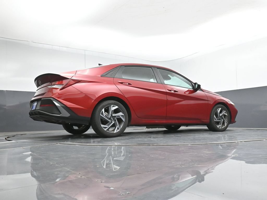 Used 2025 Hyundai Elantra Sport FWD image 43