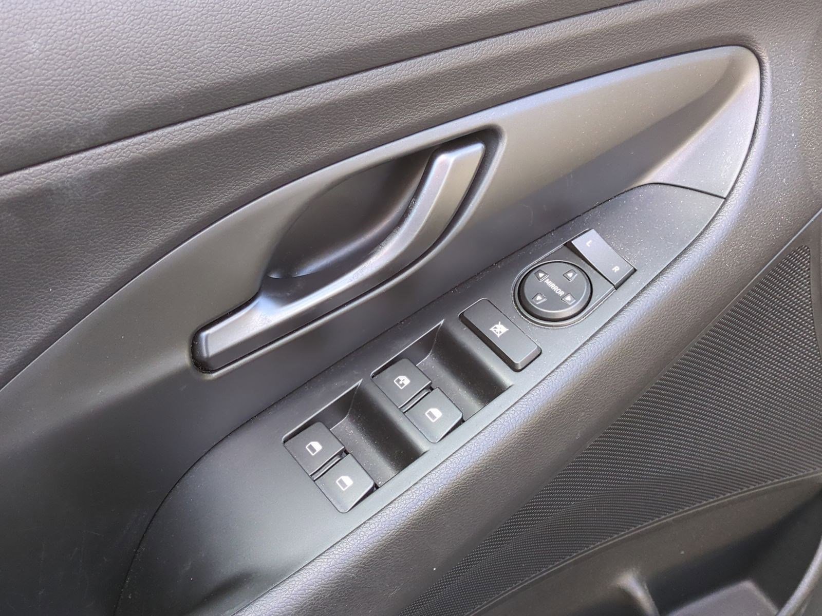 Used 2019 Hyundai Elantra GT N Line image 8