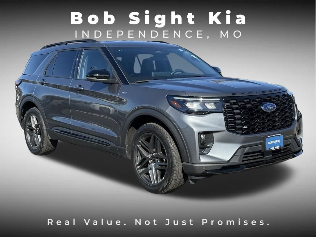 Used 2025 Ford Explorer ST-Line w/ ST-Line Street Pack image 19