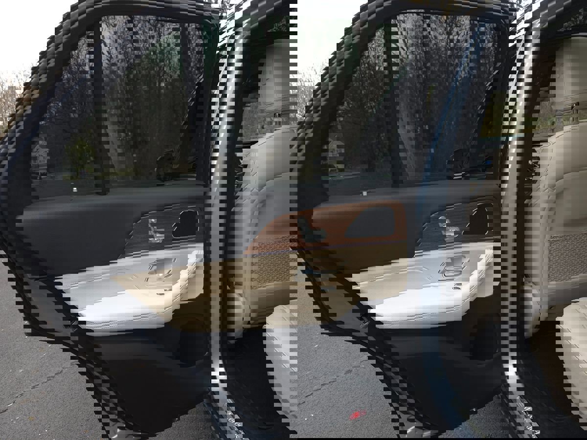 Used 2024 Mercedes-Benz GLE 350 4MATIC SUV image 30