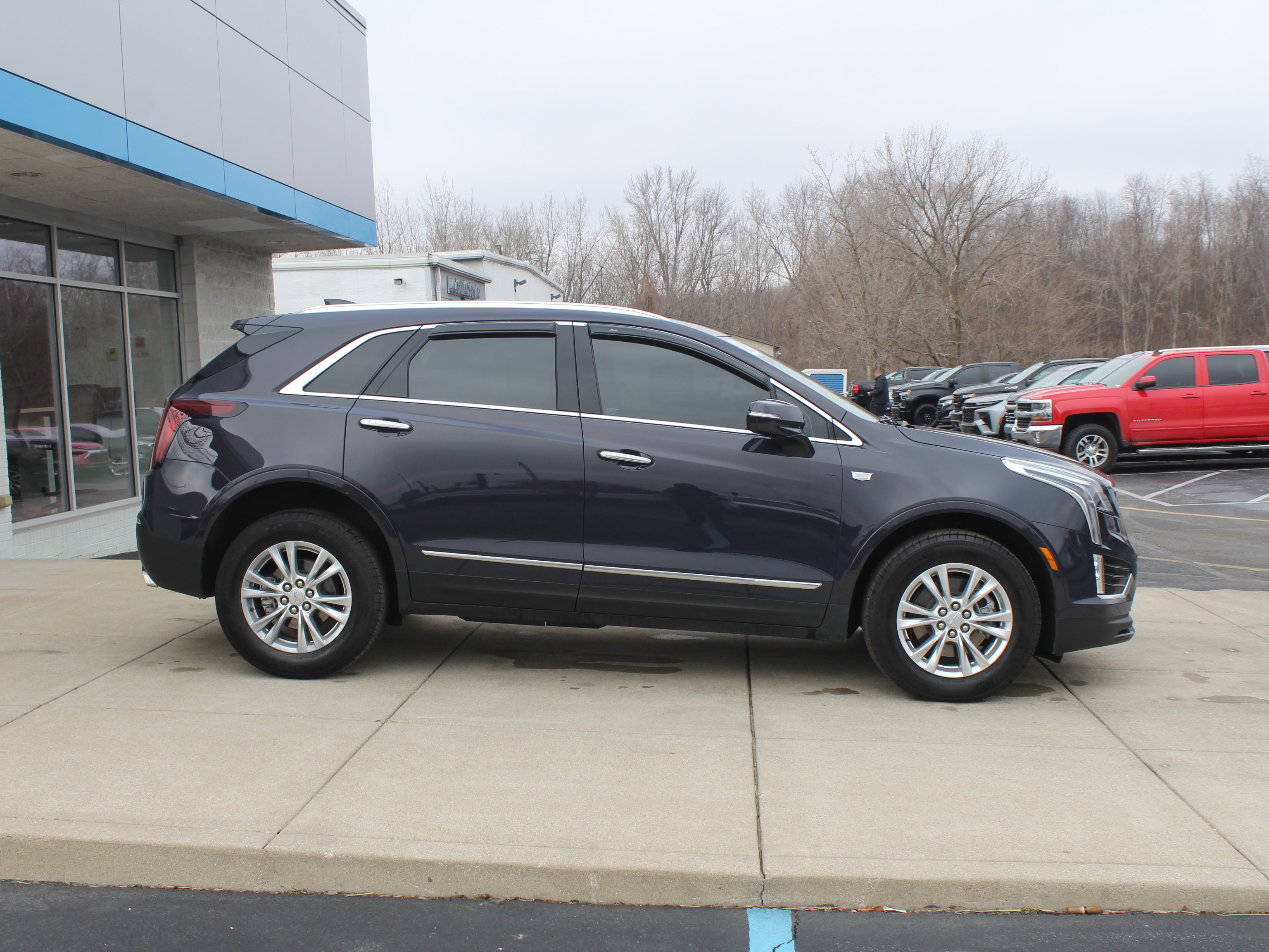 Used 2025 Cadillac XT5 Luxury image 3