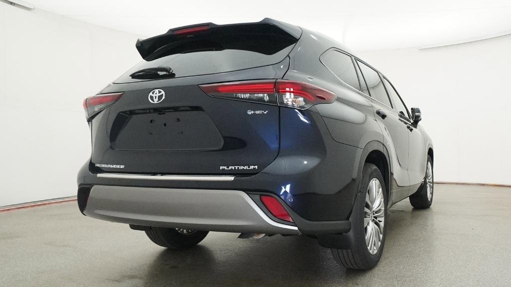 New 2026 Toyota Highlander Platinum image 18