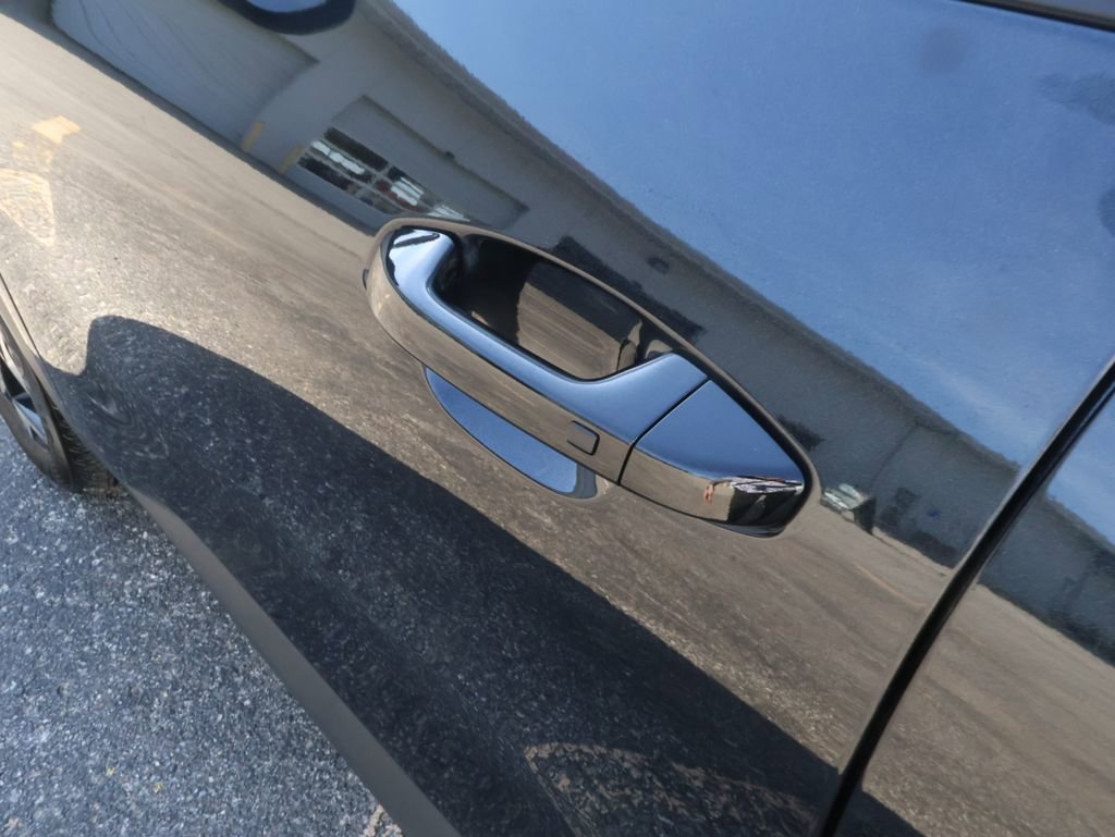 Used 2025 Kia Seltos S image 12