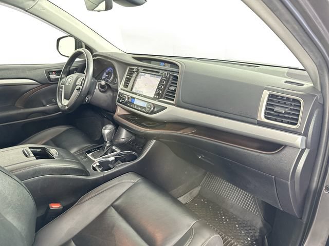 Used 2019 Toyota Highlander XLE AWD/4WD image 29