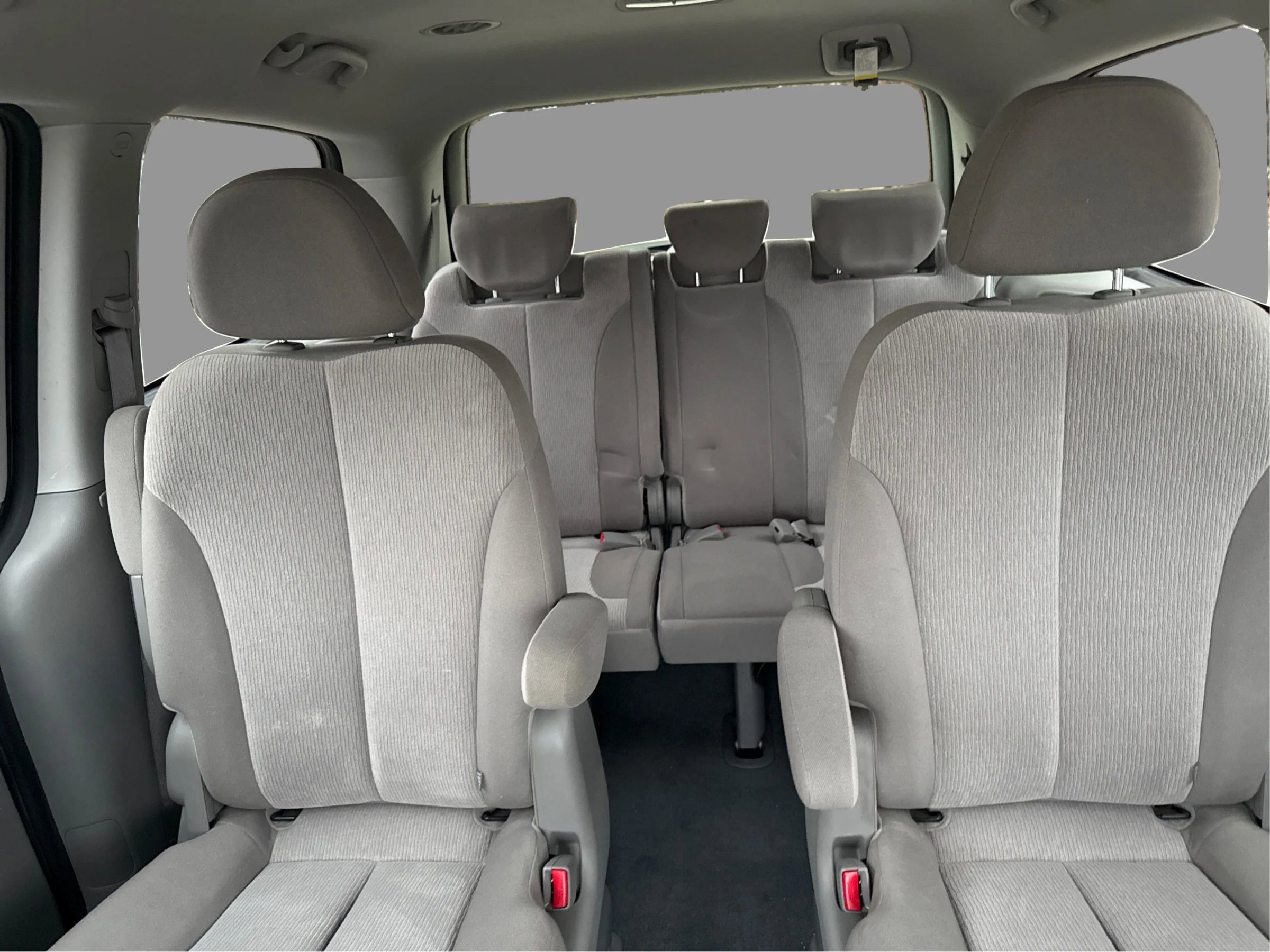 Used 2012 Kia Sedona LX image 17