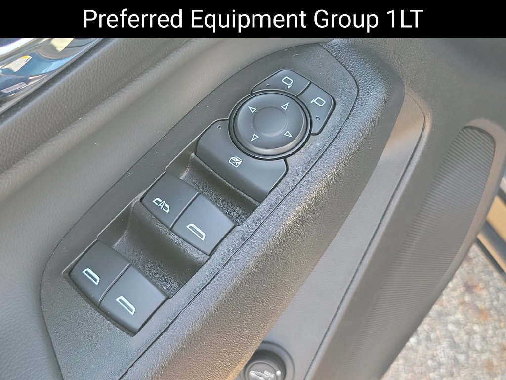 Used 2024 Chevrolet Equinox LT w/ LPO, Floor Liner Package FWD image 11