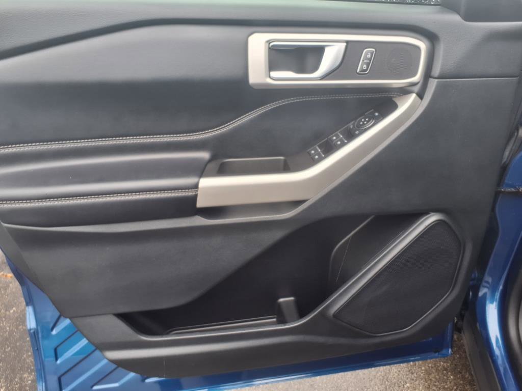 Certified 2022 Ford Explorer XLT w/ Equipment Group 202A image 12