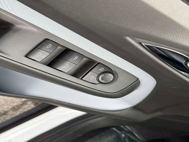 New 2027 Chevrolet Bolt LT w/ Comfort Package image 18