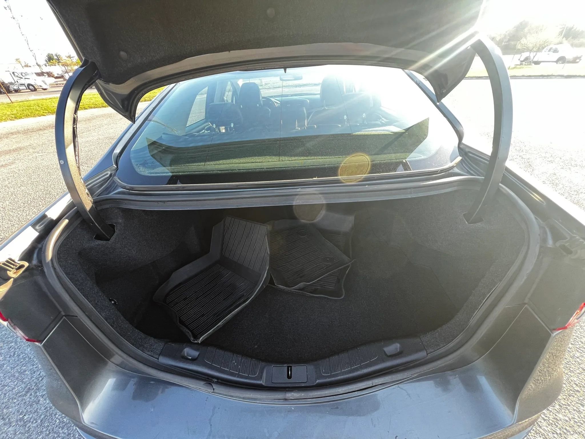 Used 2020 Ford Fusion SE w/ Equipment Group 151A FWD image 7