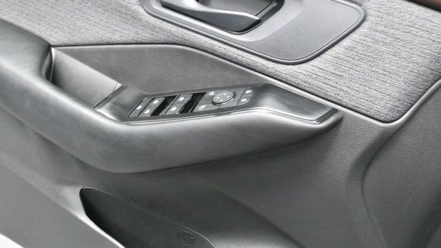 Used 2023 Nissan Rogue S AWD/4WD image 21