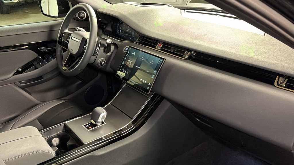 Used 2024 Land Rover Range Rover Evoque Dynamic SE image 10