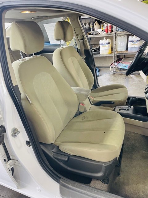 Used 2010 Hyundai Elantra GLS w/ Sunroof Pkg 3 image 16