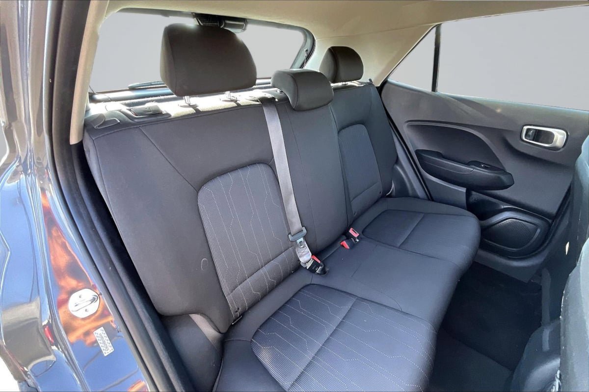 Used 2024 Hyundai Venue SE FWD image 26