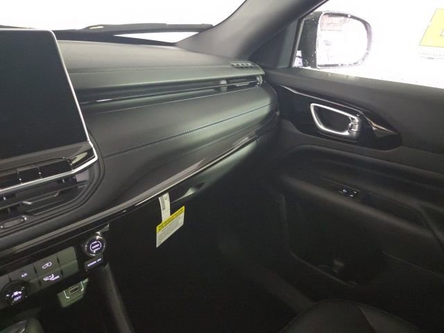 New 2026 Jeep Compass Latitude image 32