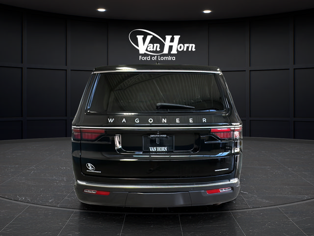 Used 2022 Jeep Wagoneer Series III w/ Premium Group I AWD/4WD image 6