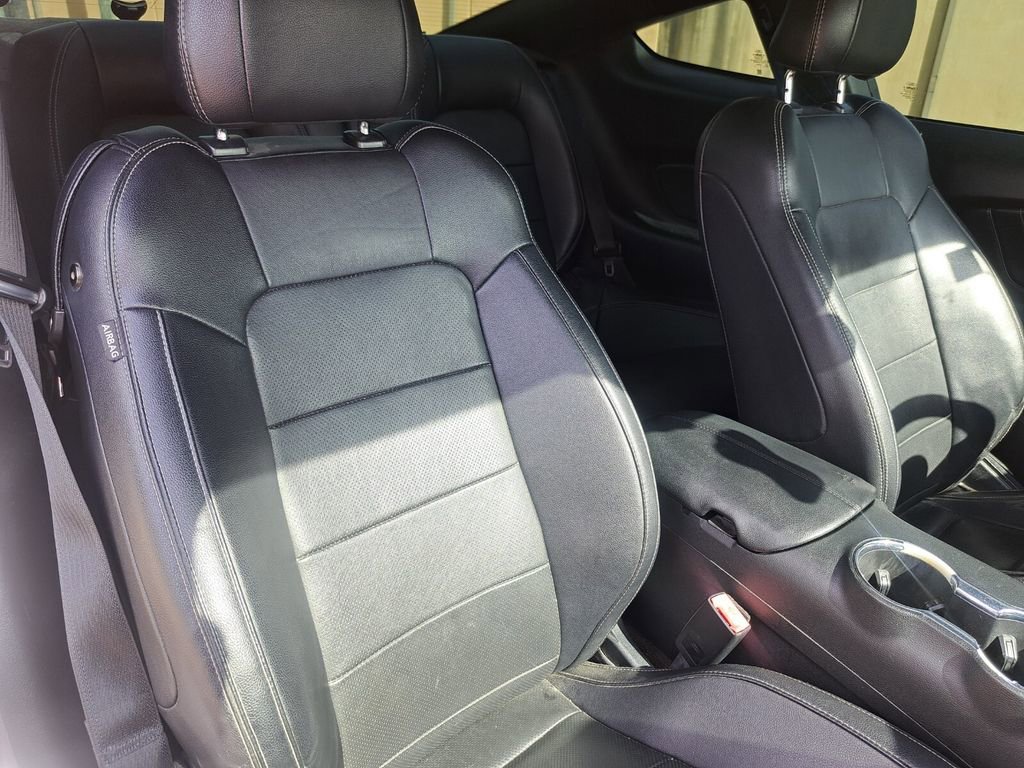 Used 2016 Ford Mustang Premium image 20