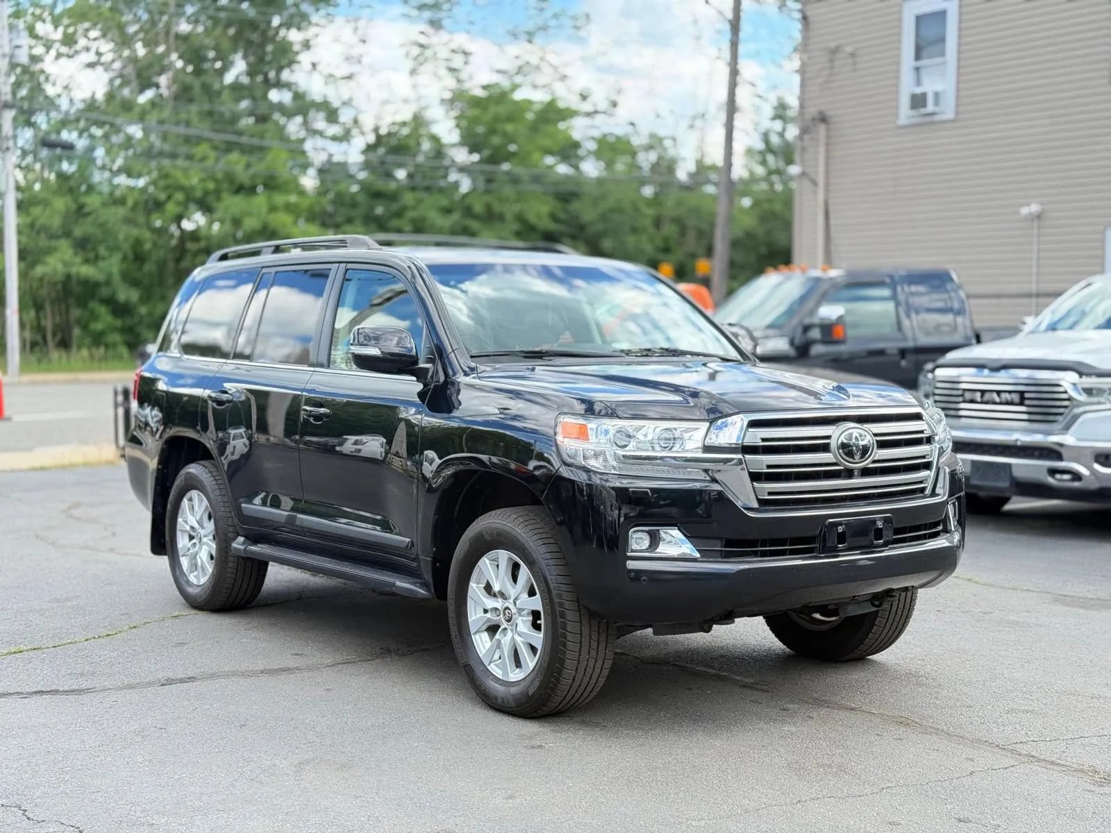 Used 2016 Toyota Land Cruiser w/ Four Season Floor Mat Package AWD/4WD image 3